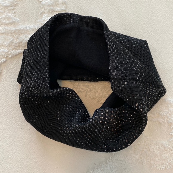 Athleta Accessories - NWOT Athleta Reflective Buff